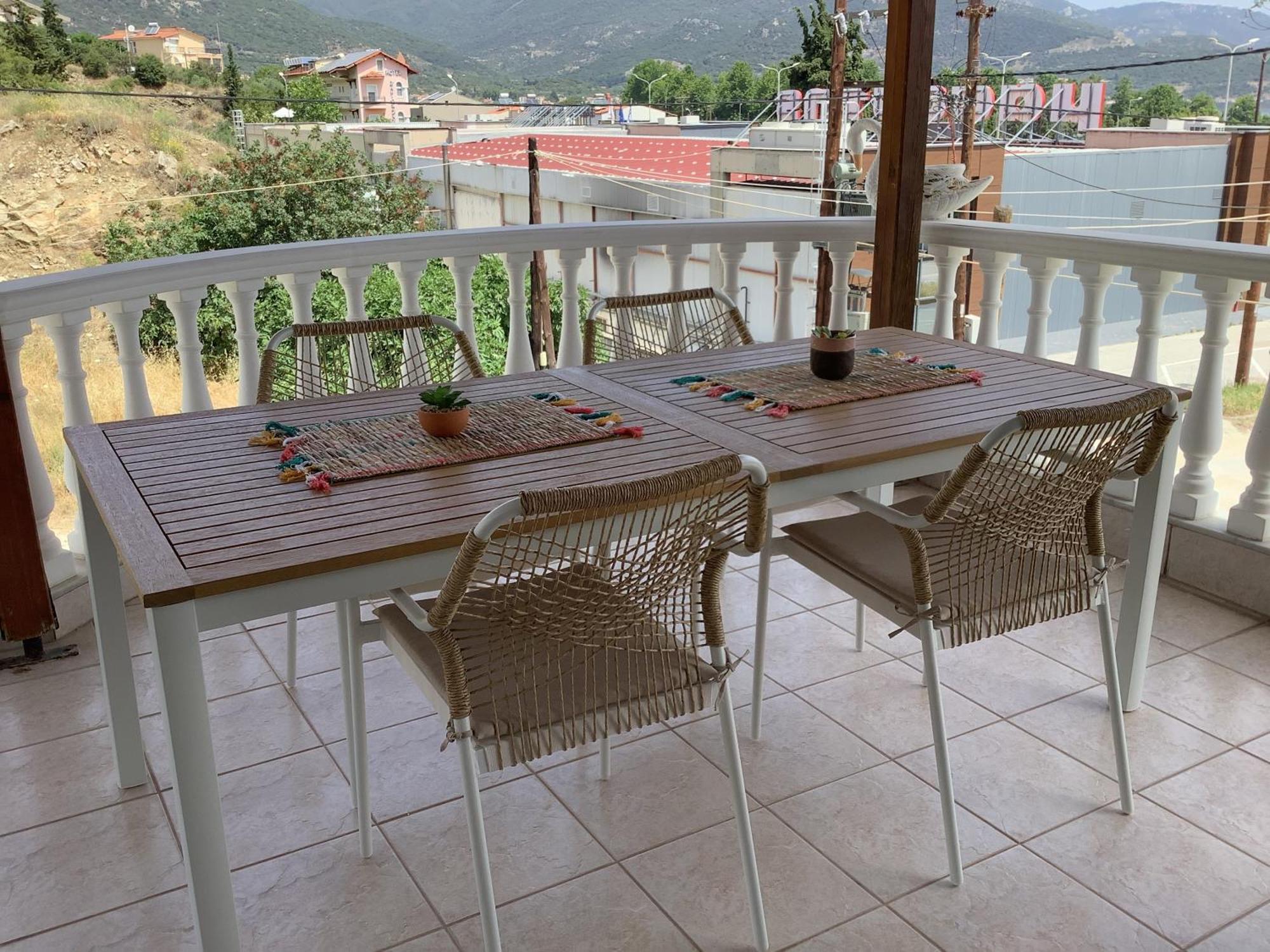 Holiday home Sunny Luxury House Iraklitsa