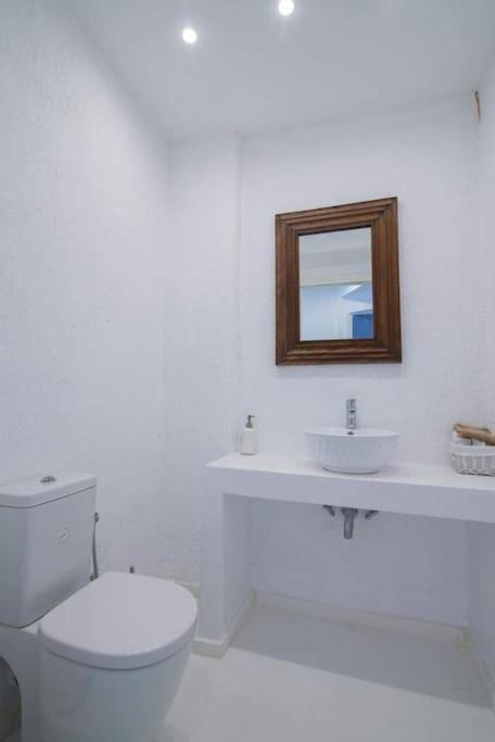 White-blue Luxury 1 Villa *
