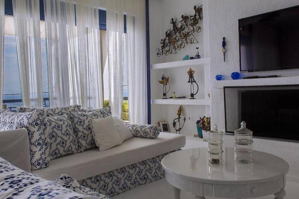 White-blue Luxury 1 Villa Pefkali