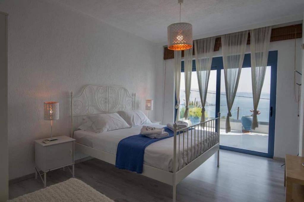 White-blue Luxury 1 Villa Pefkali