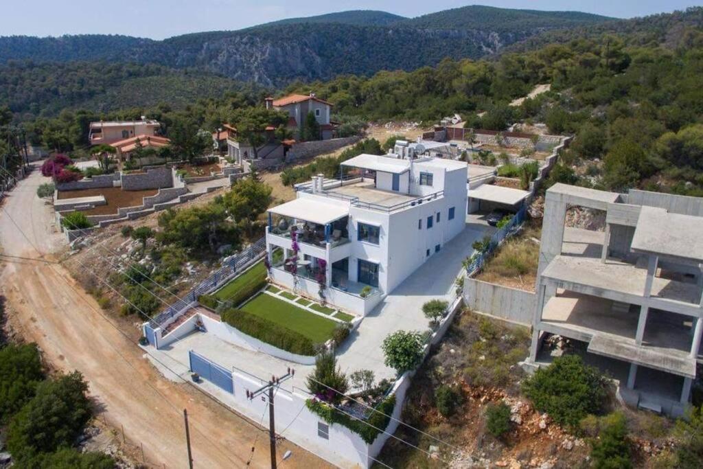 White-blue Luxury 1 Villa