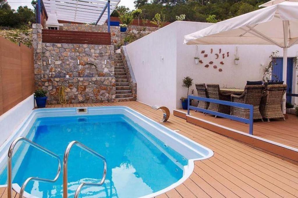 Villa White-blue Luxury 1 Pefkali