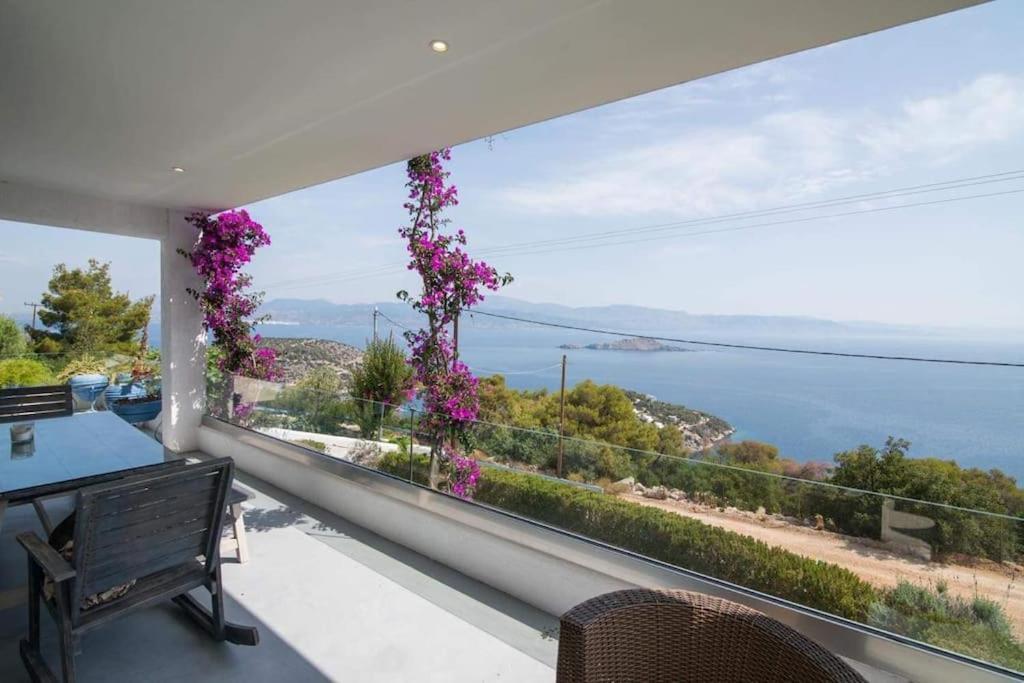 White-blue Luxury 1 Villa