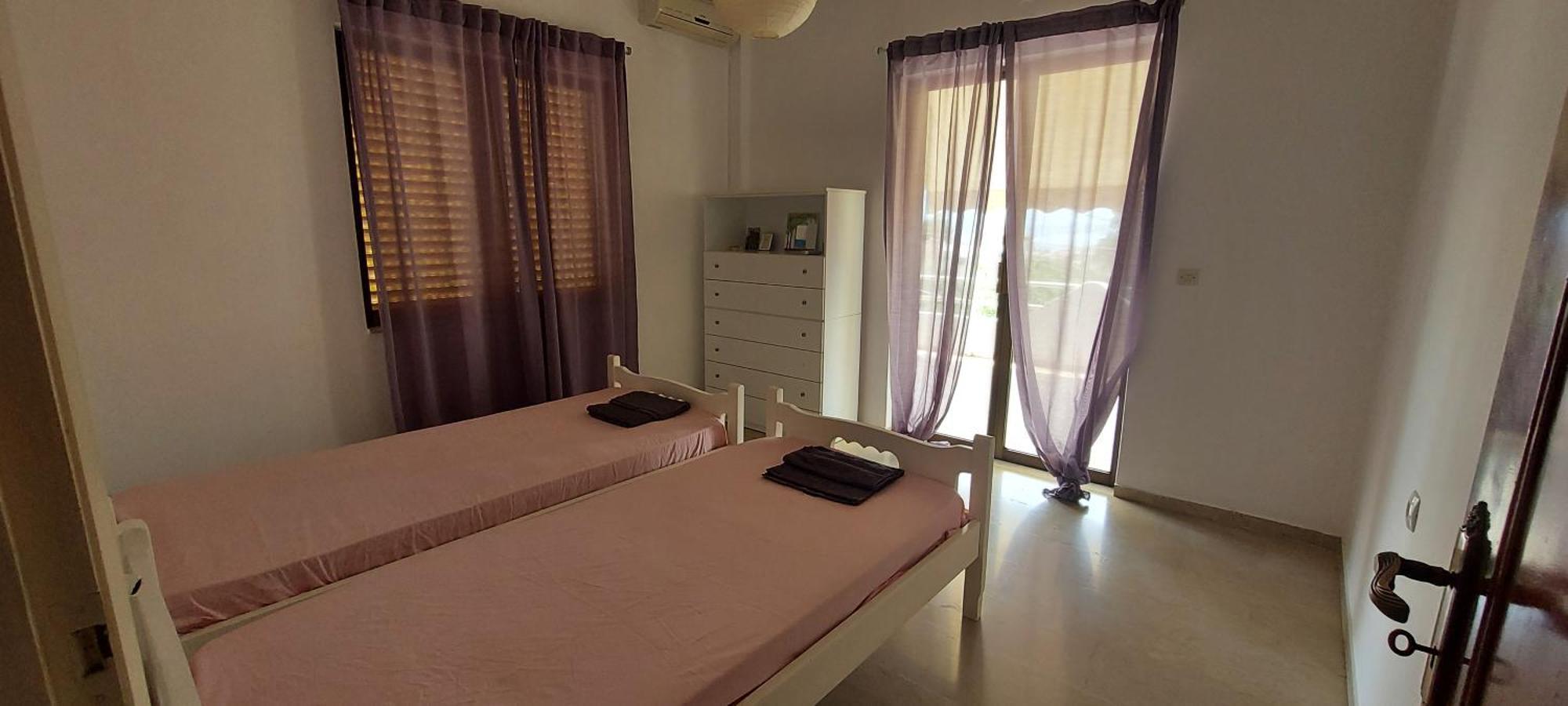 Rena's Sea View Apartment *