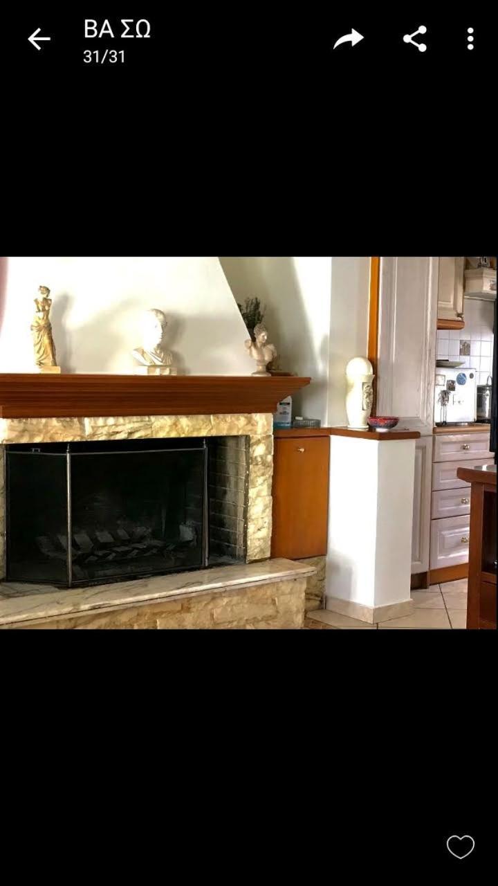 Neoclassical Apartment *