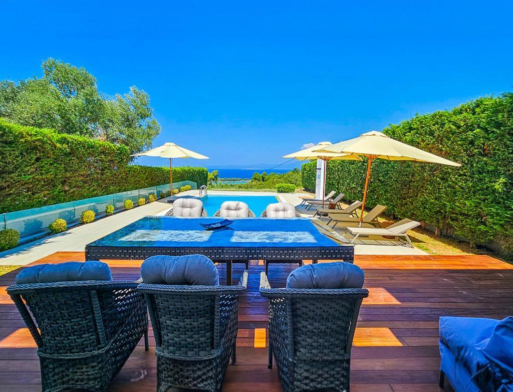Luxurious 4-bedroom With Private Pool In Kassandra, Halkidiki