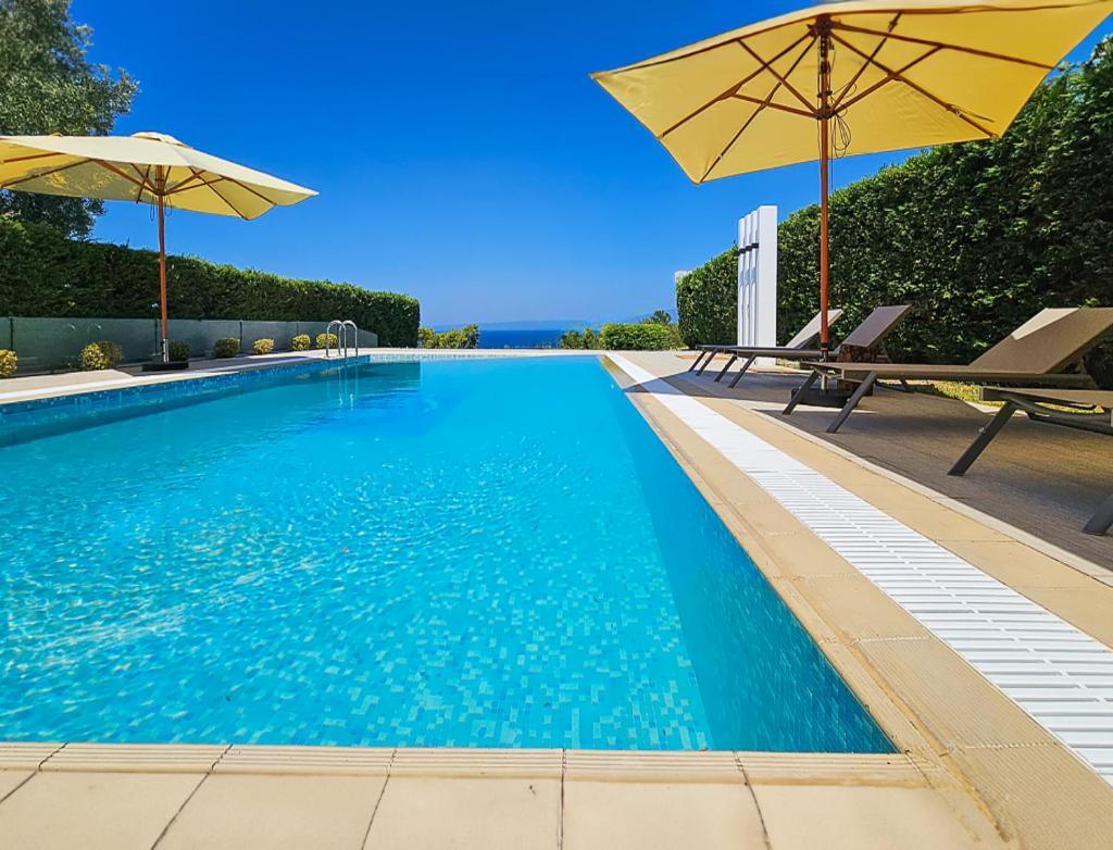 Villa Luxurious 4-bedroom With Private Pool In Kassandra, Halkidiki