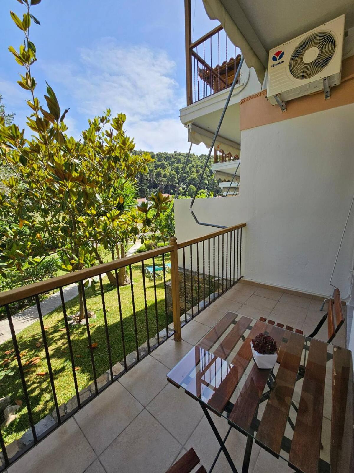 Aparthotel Pine Trees 2*