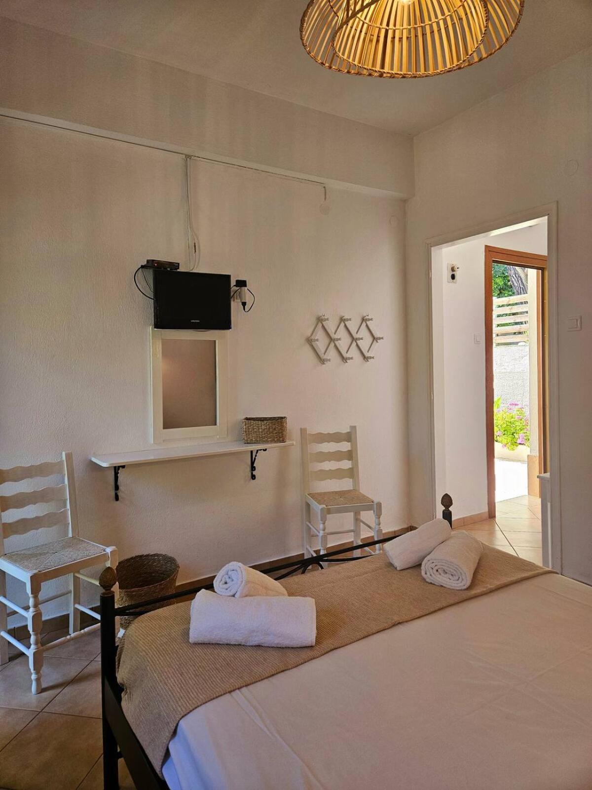 Pine Trees Aparthotel 2*