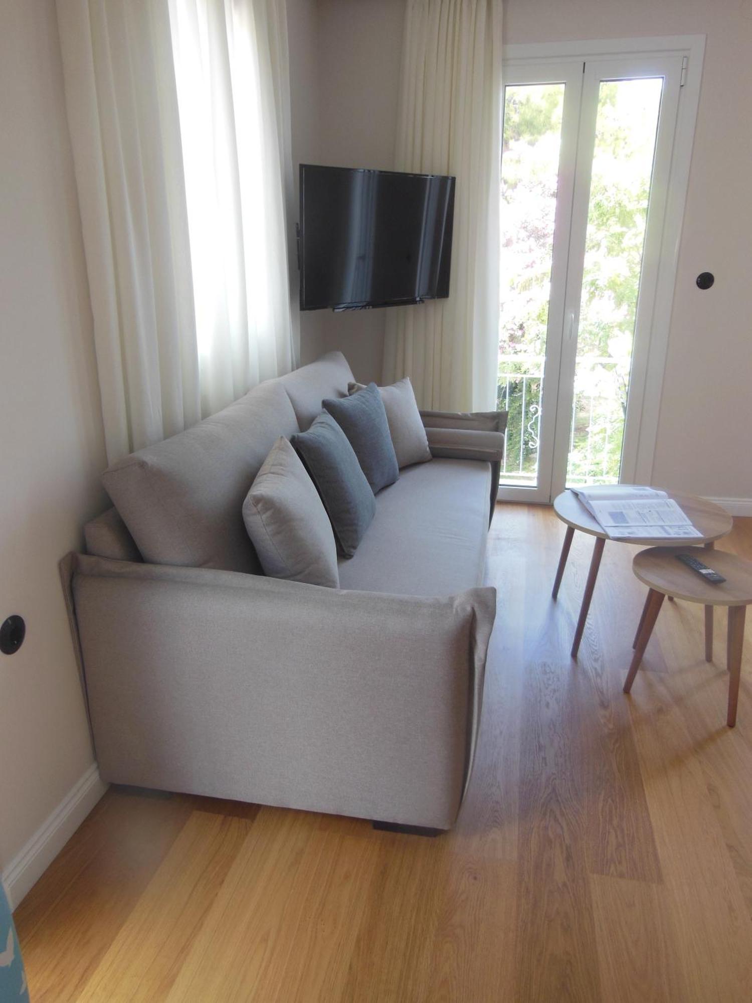 Verani Lefkas Town Apartment