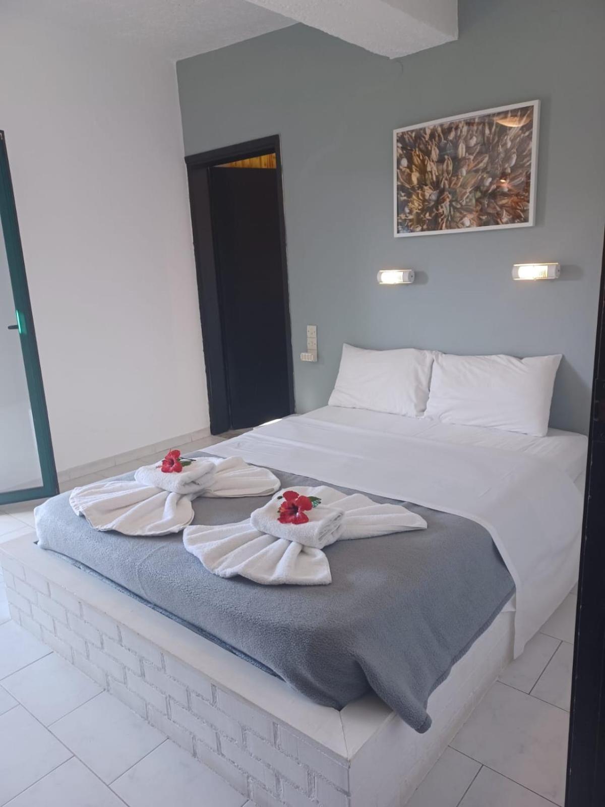 And Xenophon Apartment Matala (Crete)