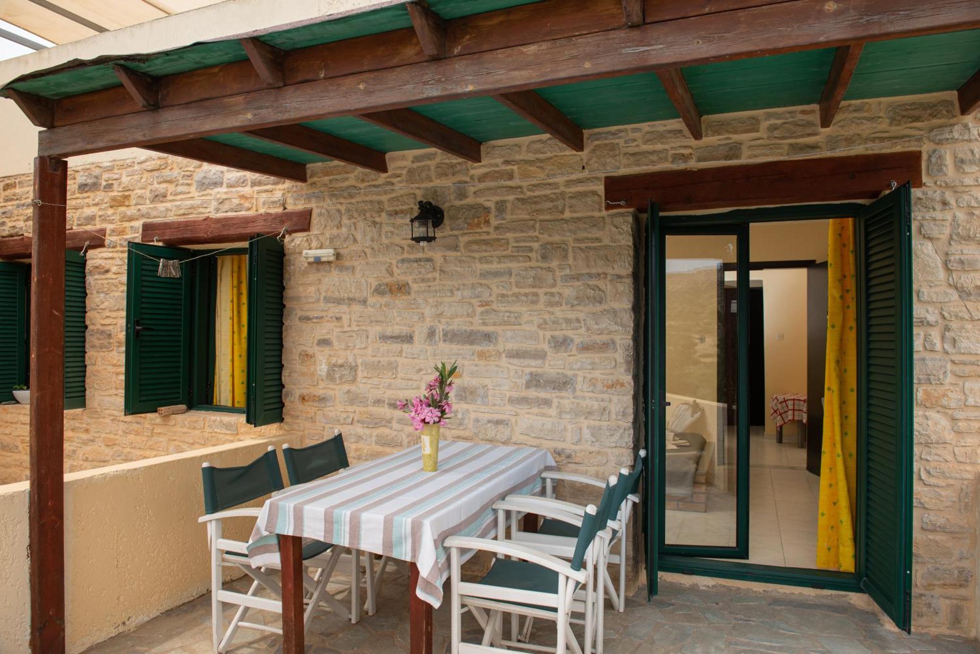 Apartment And Xenophon Matala (Crete)