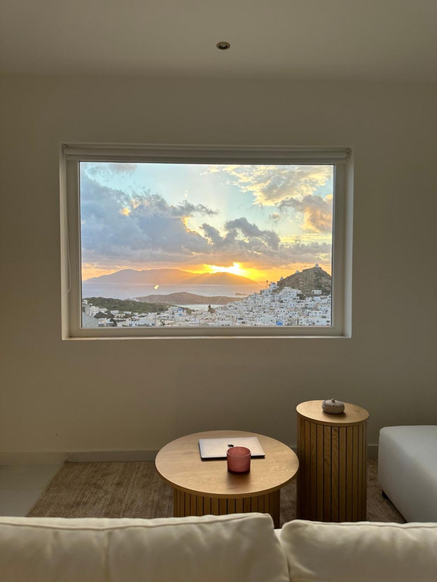 Skala Sunset And Hotel Chora (Ios)