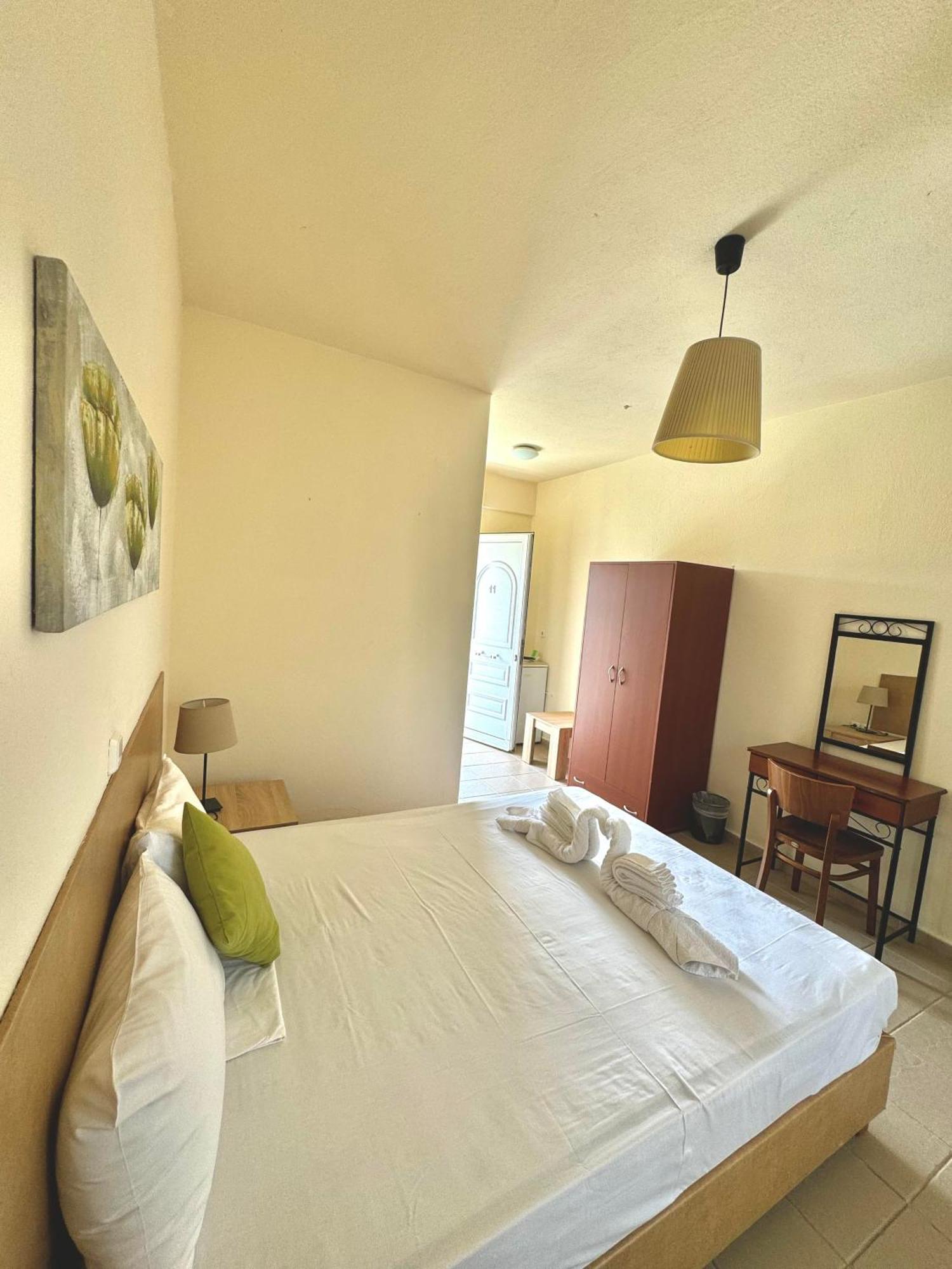 Dafnes Guest house