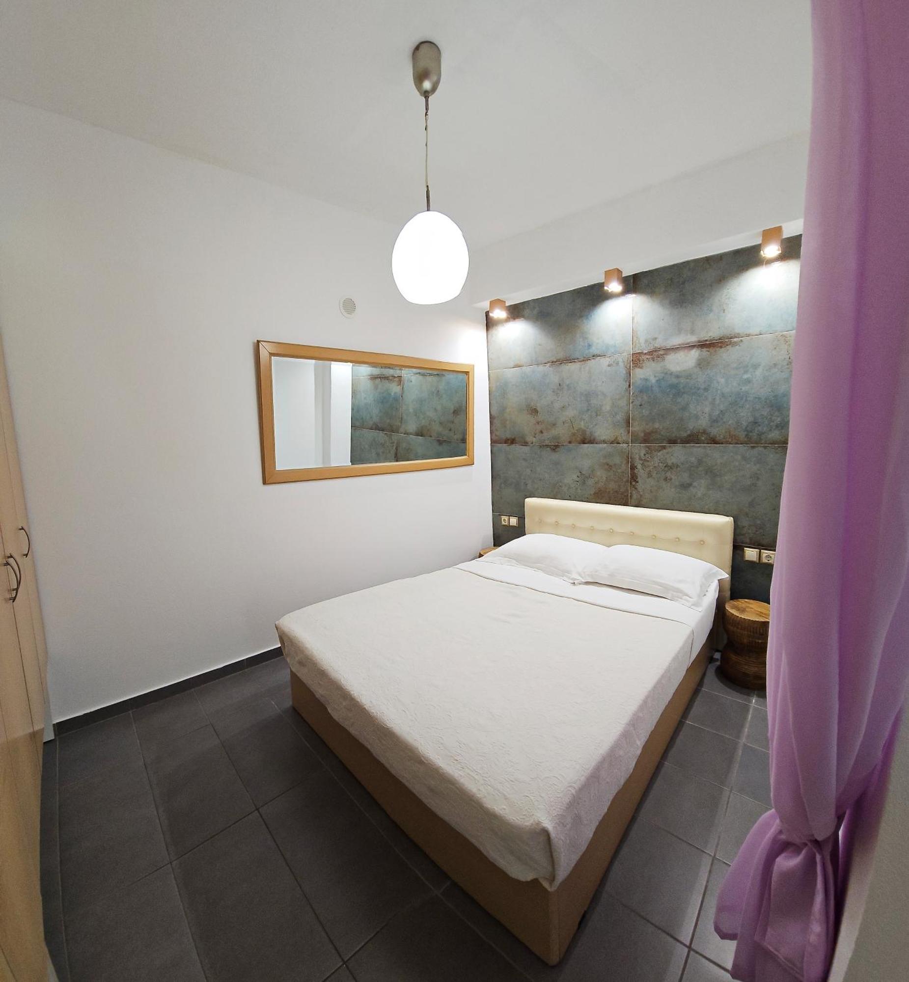 Efrosini & Aparthotel 2*
