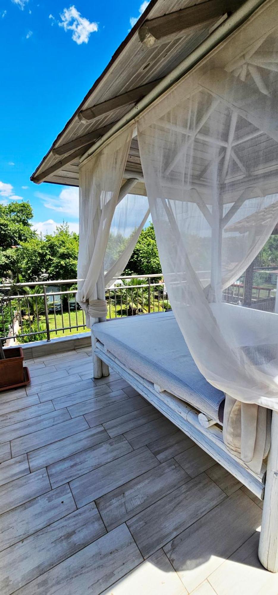 Aparthotel Efrosini & Paralia Panteleimonos