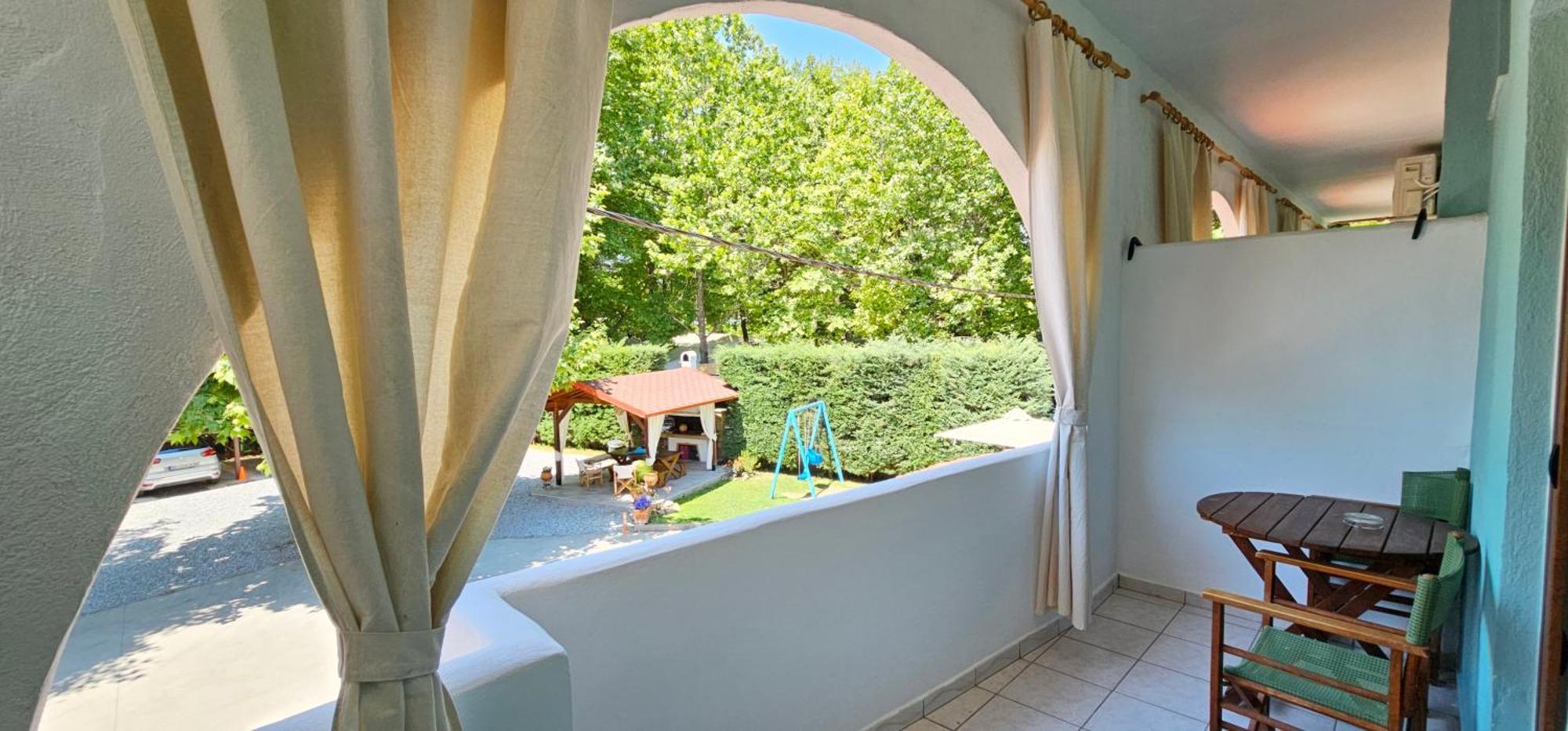 Aparthotel Efrosini & Paralia Panteleimonos