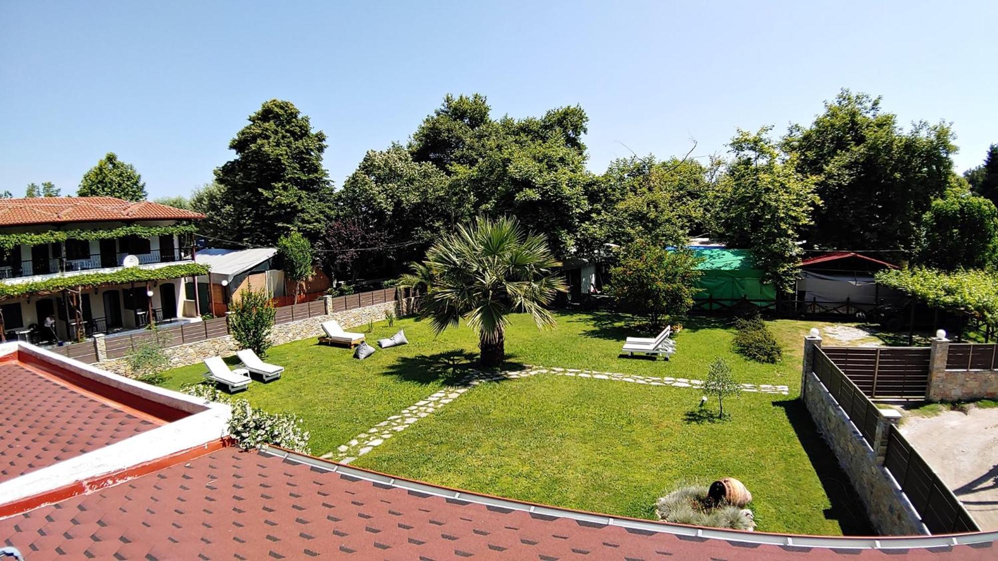 Aparthotel Efrosini &