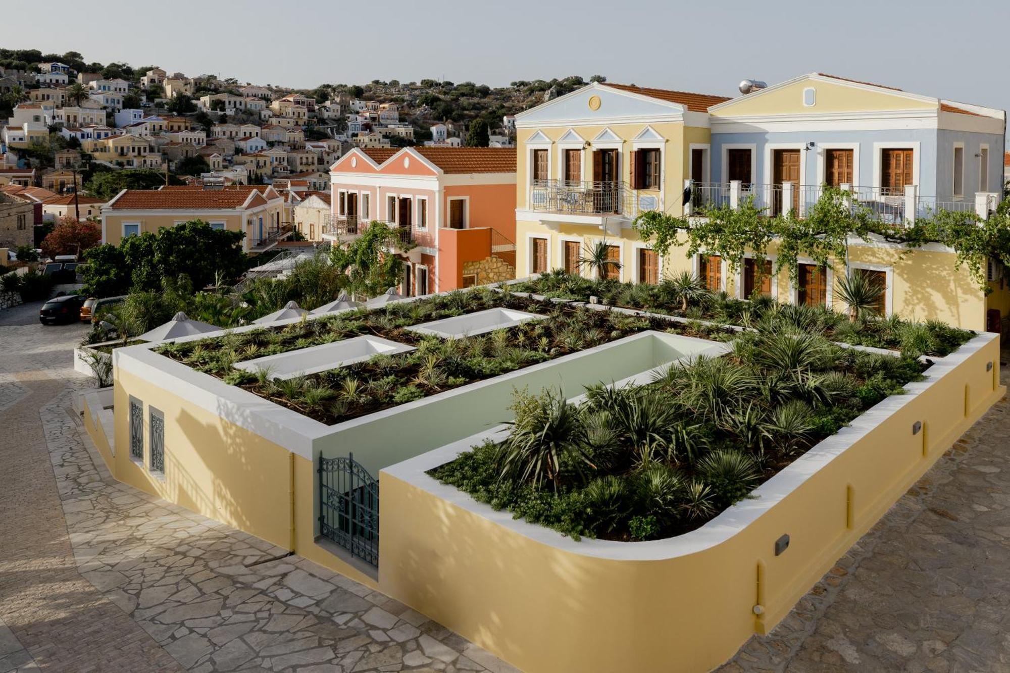 Aparthotel Opera House 4*