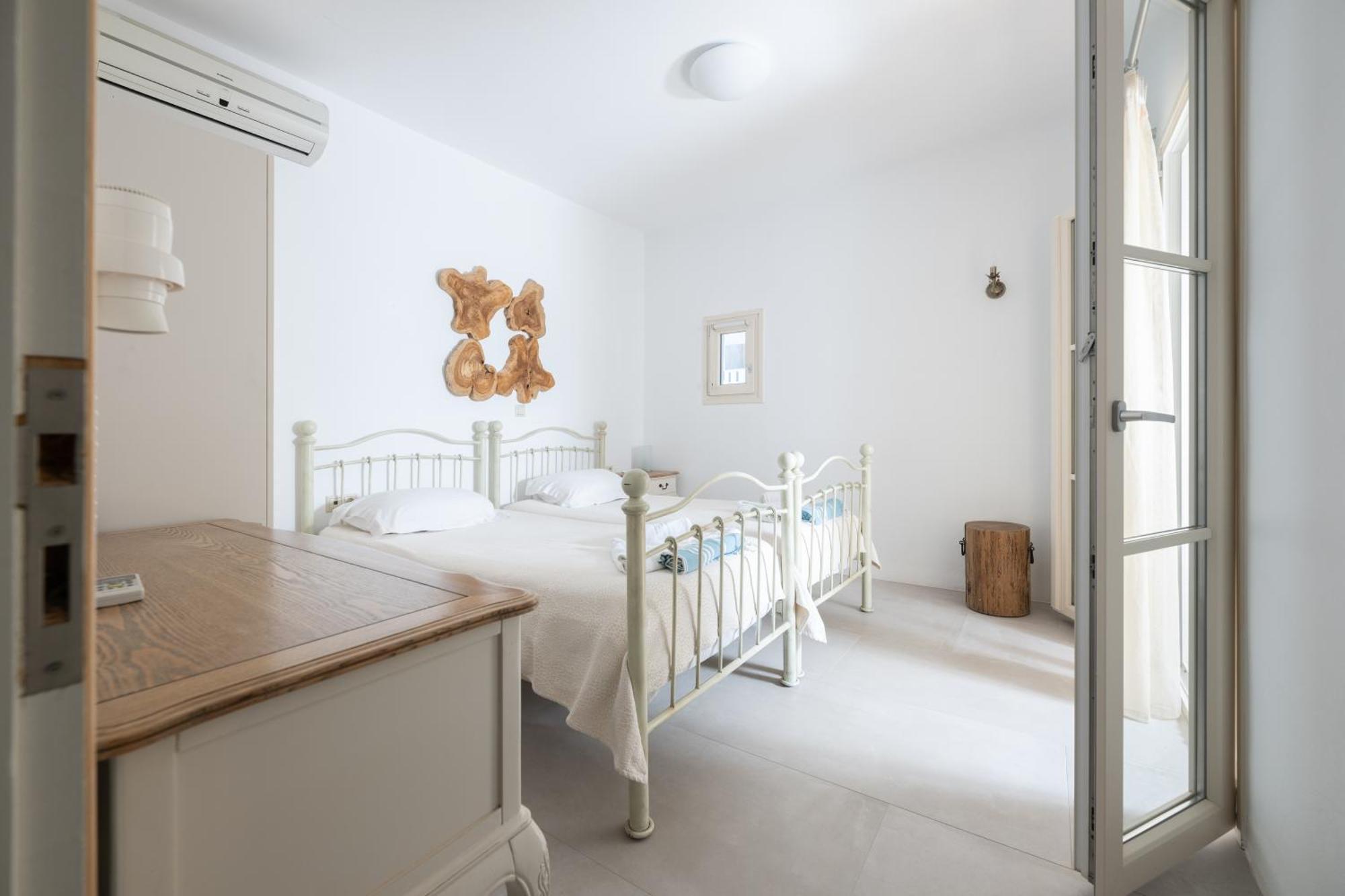 Iliada Villas Aparthotel 3*