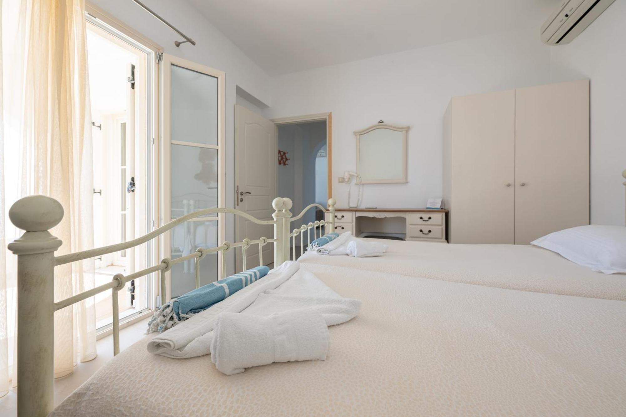 Iliada Villas 3*
