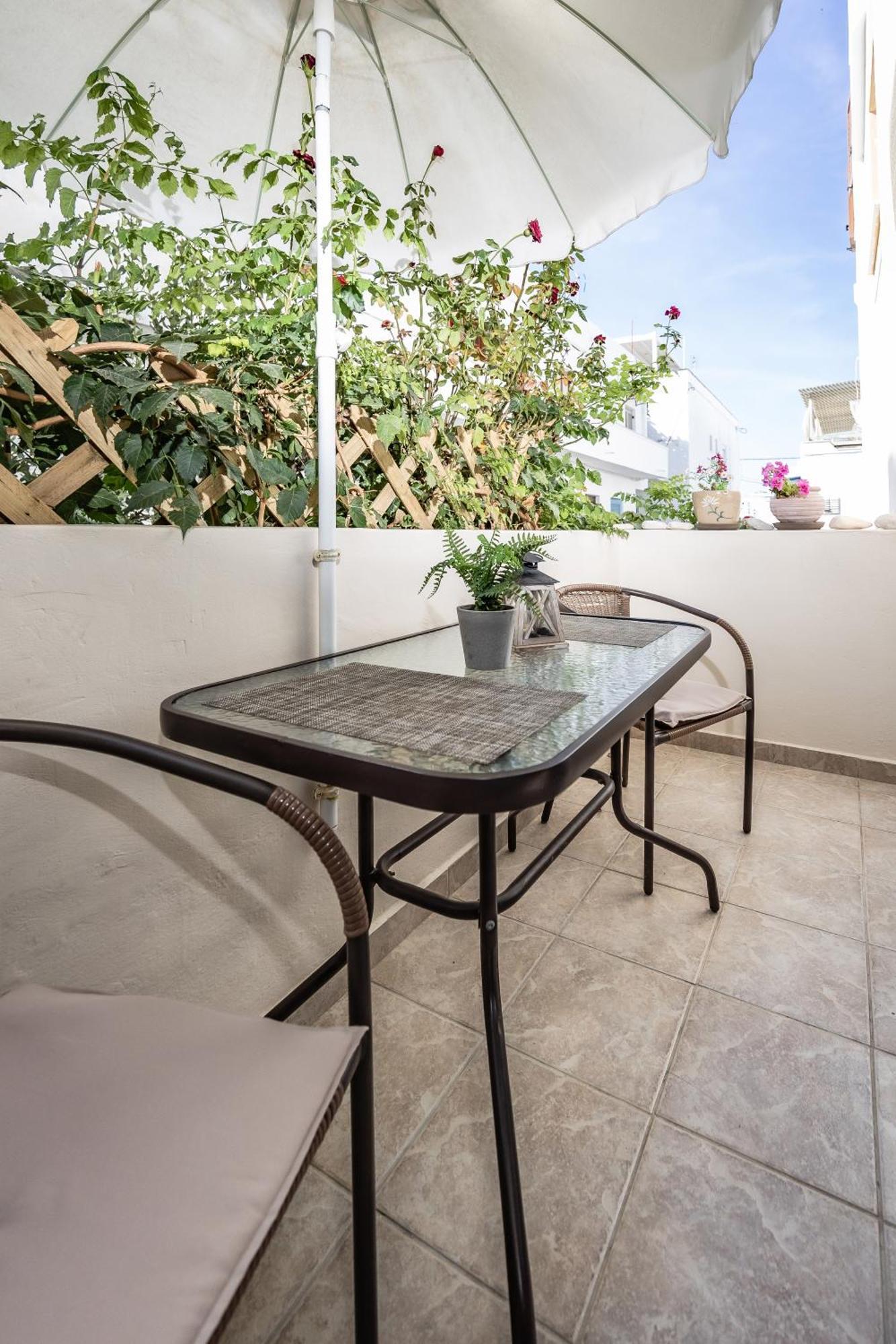 Aparthotel Lefkes *