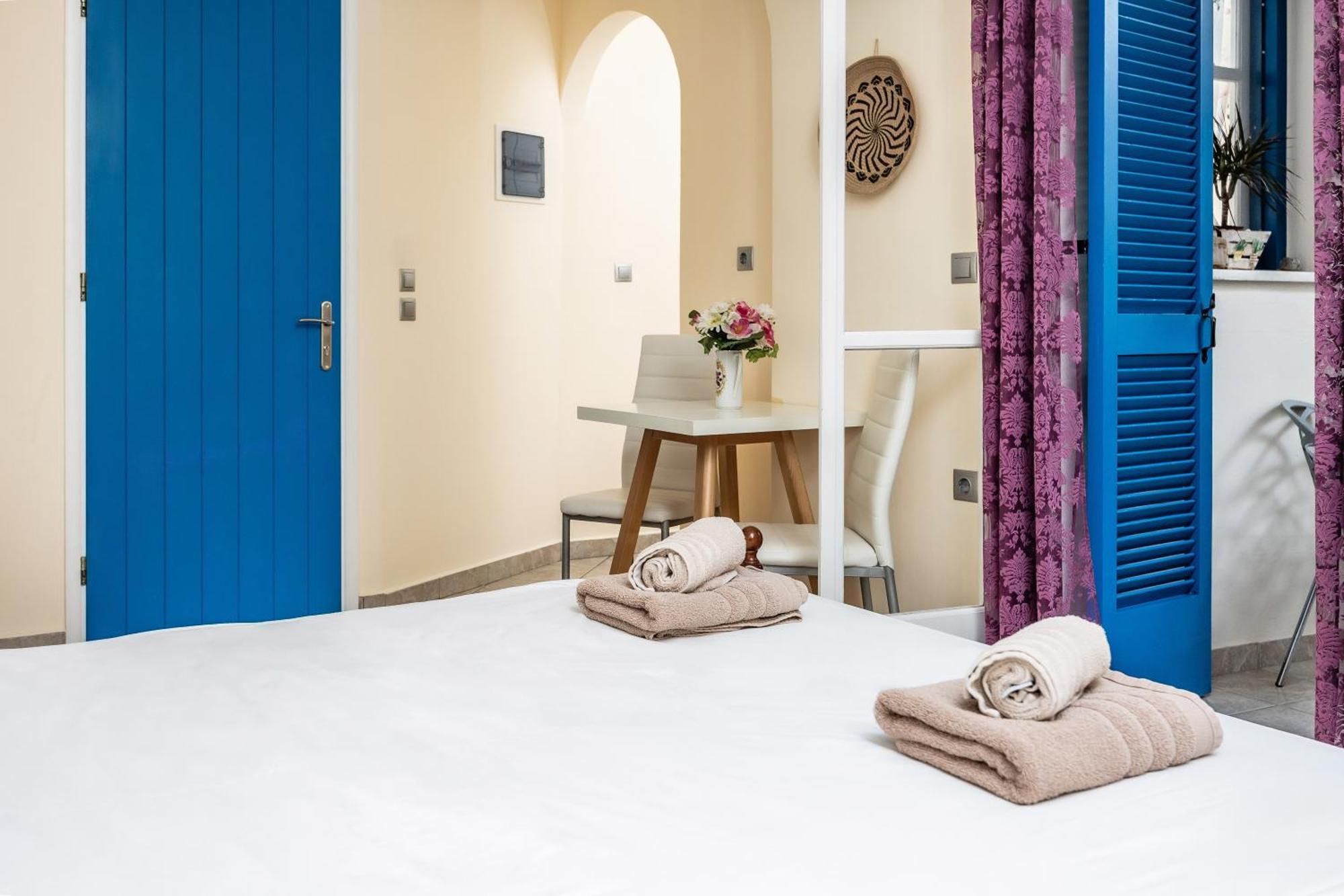 Lefkes Aparthotel Naxos City