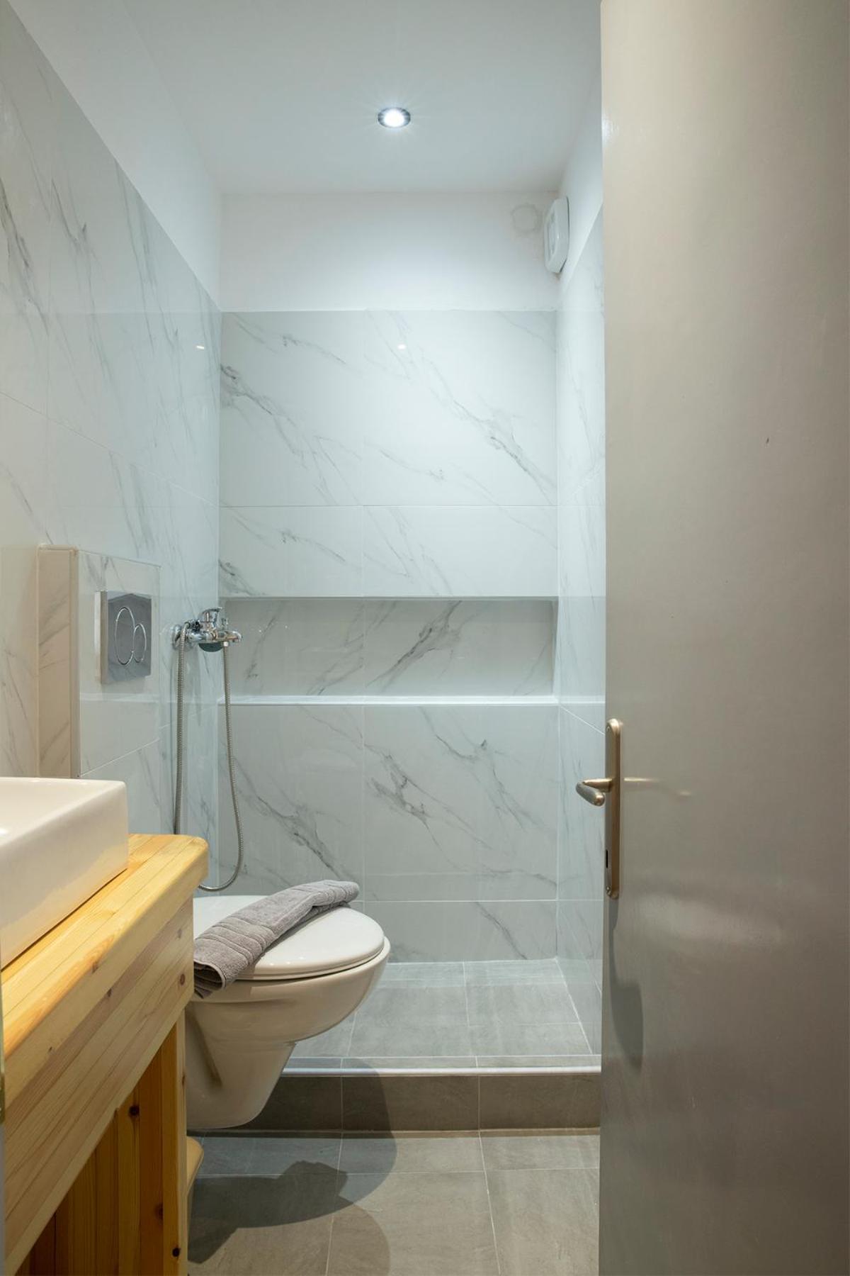Gravanis Studios Apartment