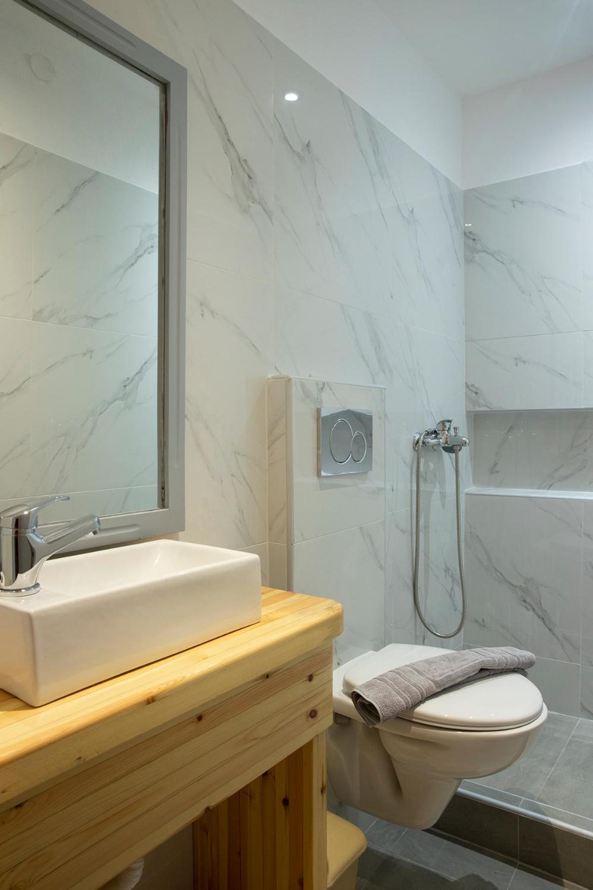 Gravanis Studios Apartment