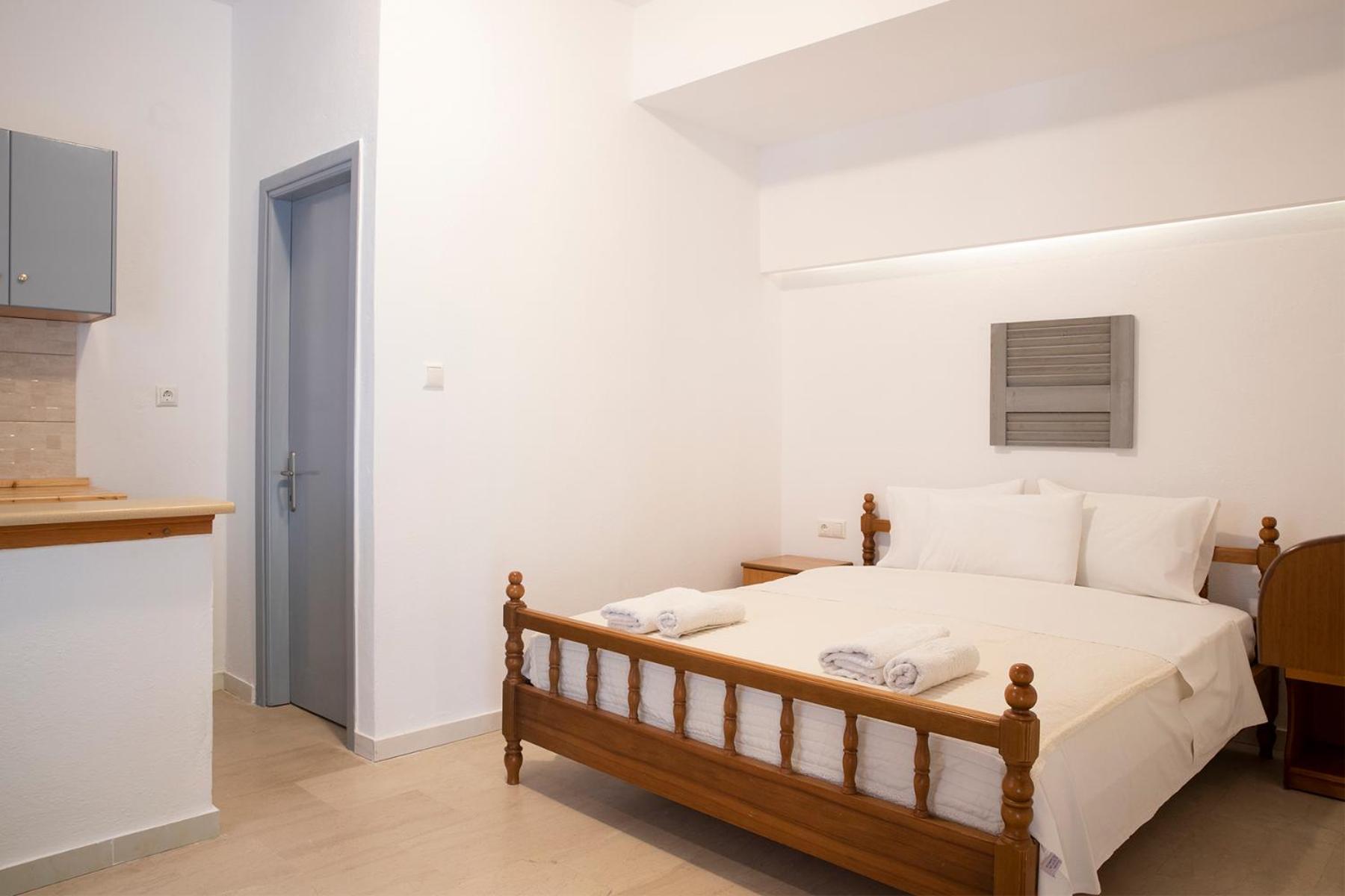 Gravanis Studios *
