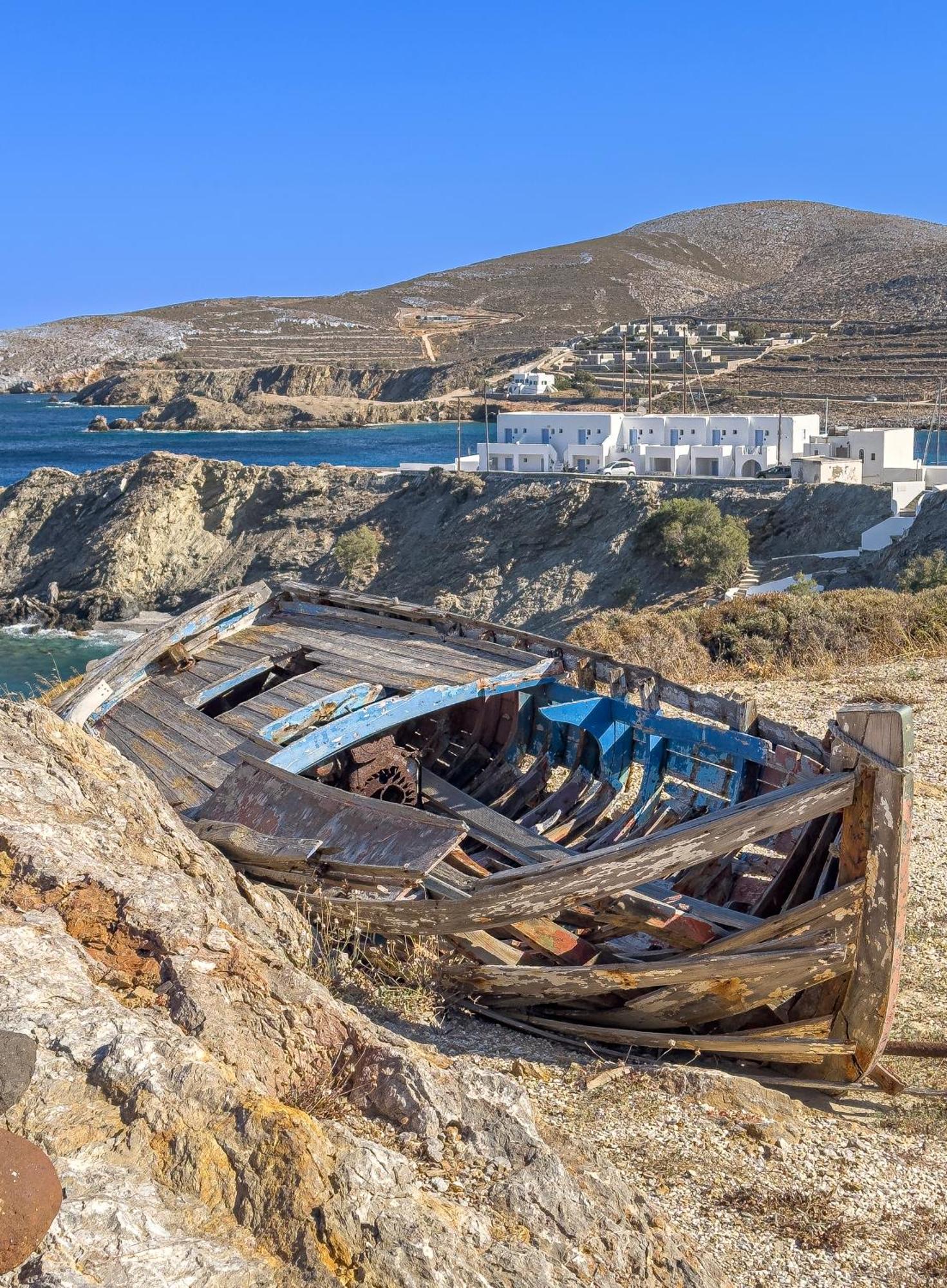 Onar & Villa Karavostasis (Folegandros)