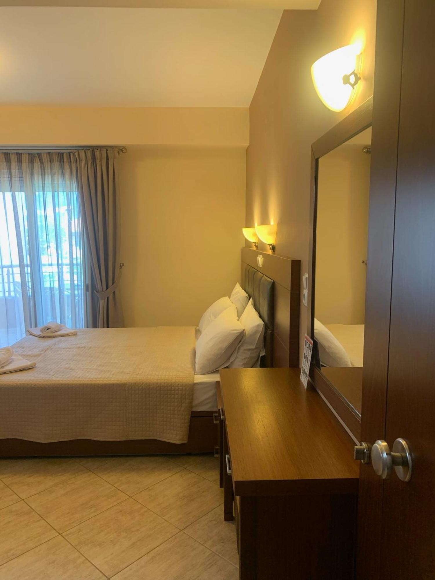 Apartment Stefania 2 *