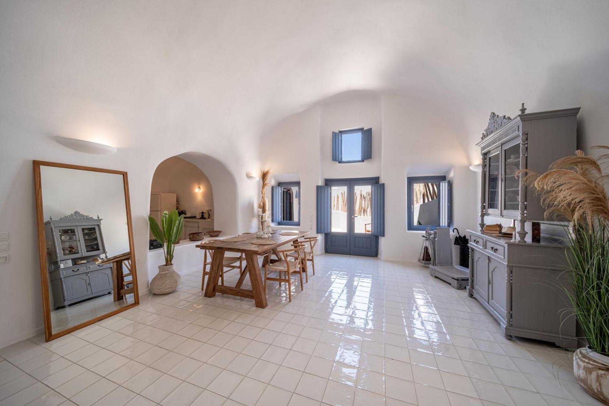 Luna Santorini Apartment