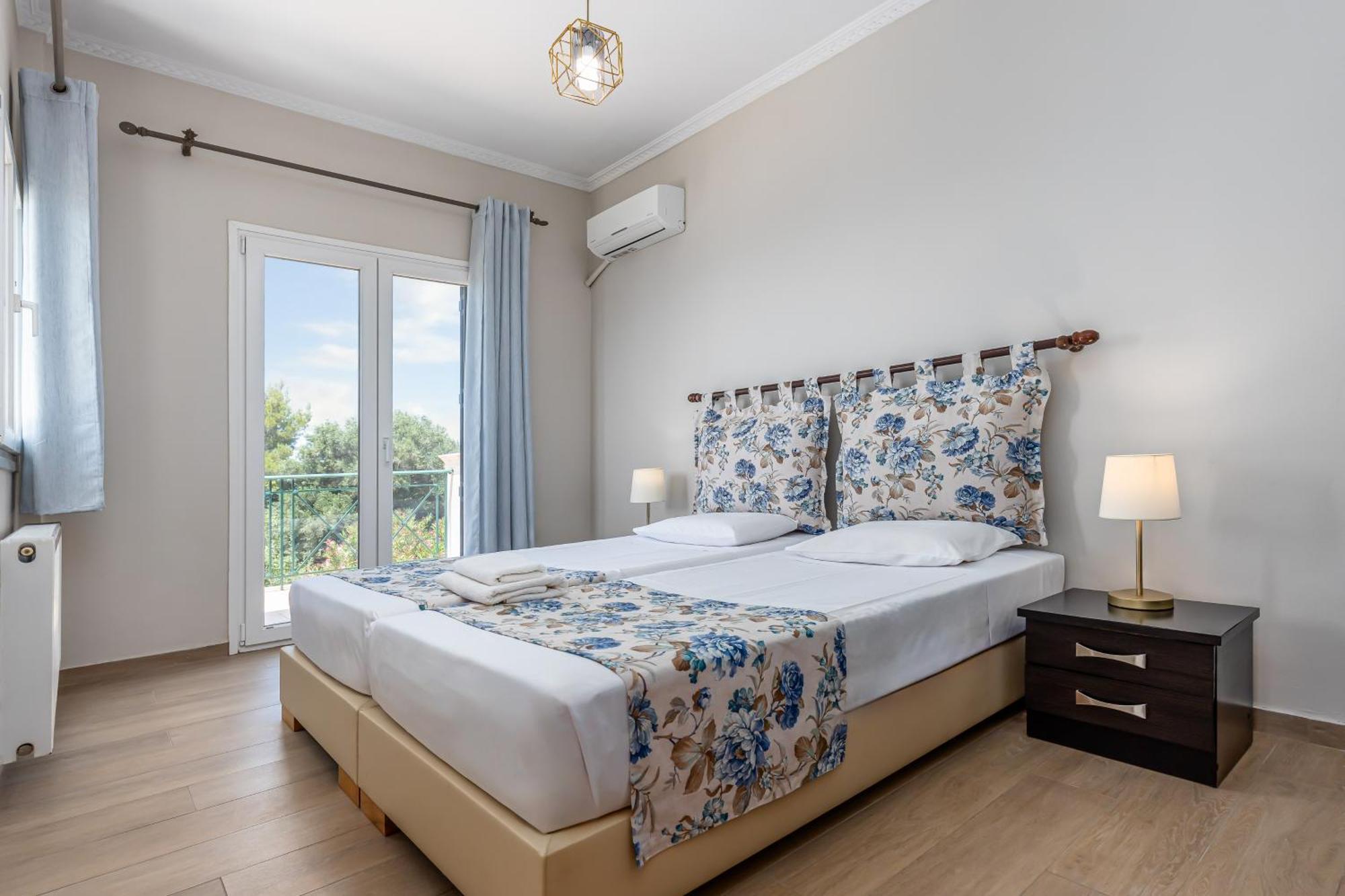 Vardia-amazing Seaviews With Heated Pool Villa