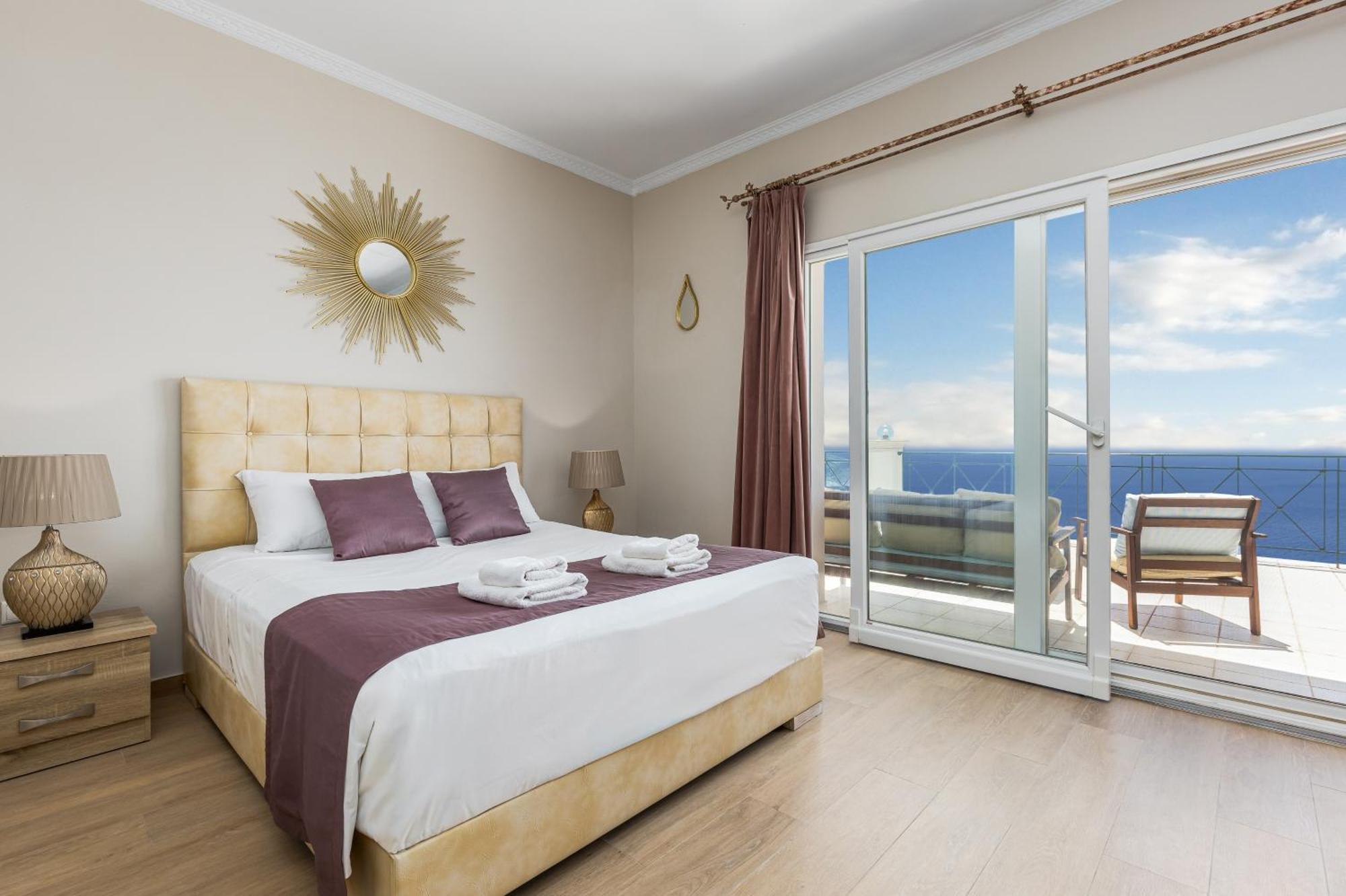 Villa Vardia-amazing Seaviews With Heated Pool Sinarades