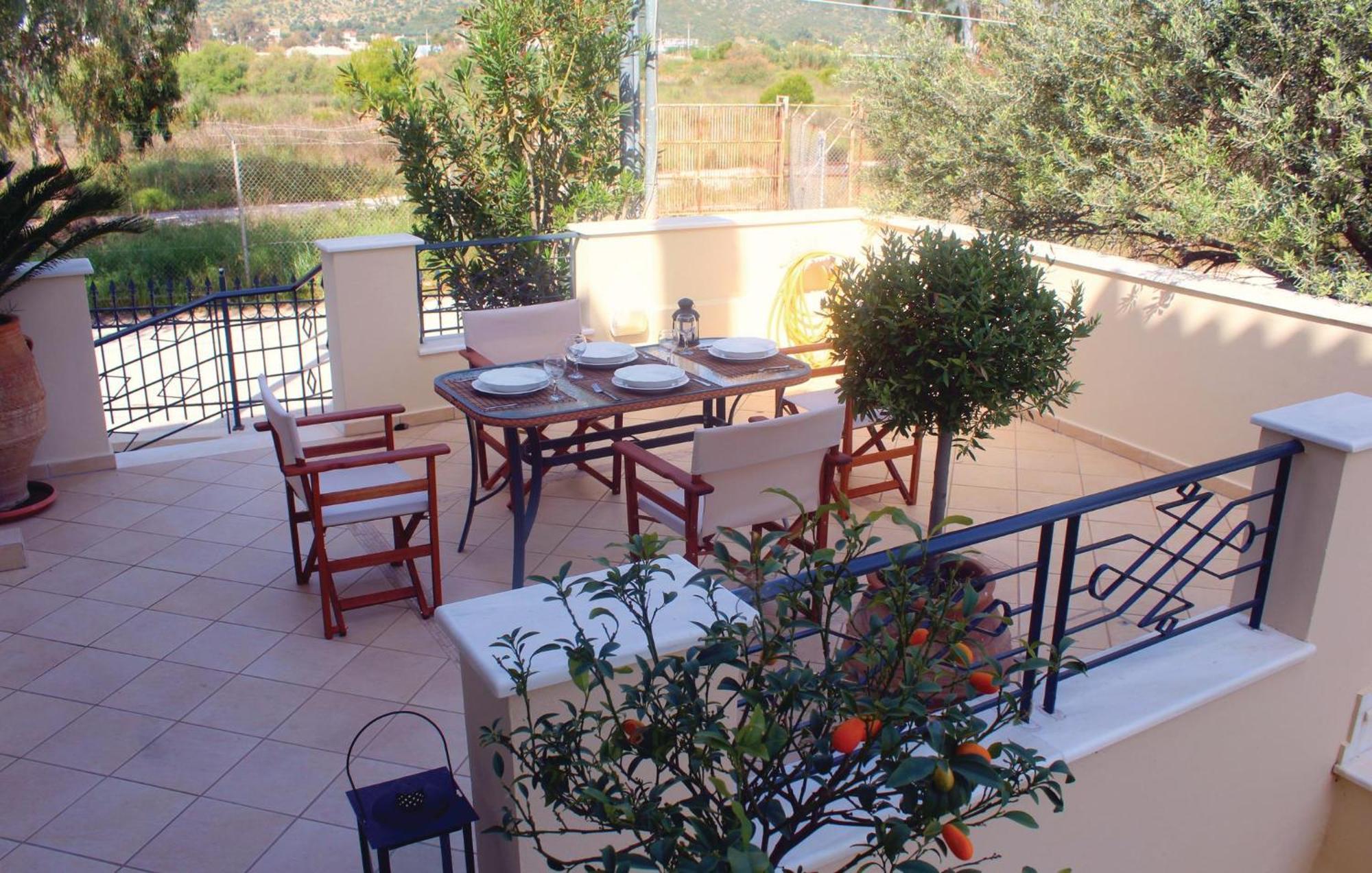 Nice Home In Nea Makri With Kitchen Holiday home