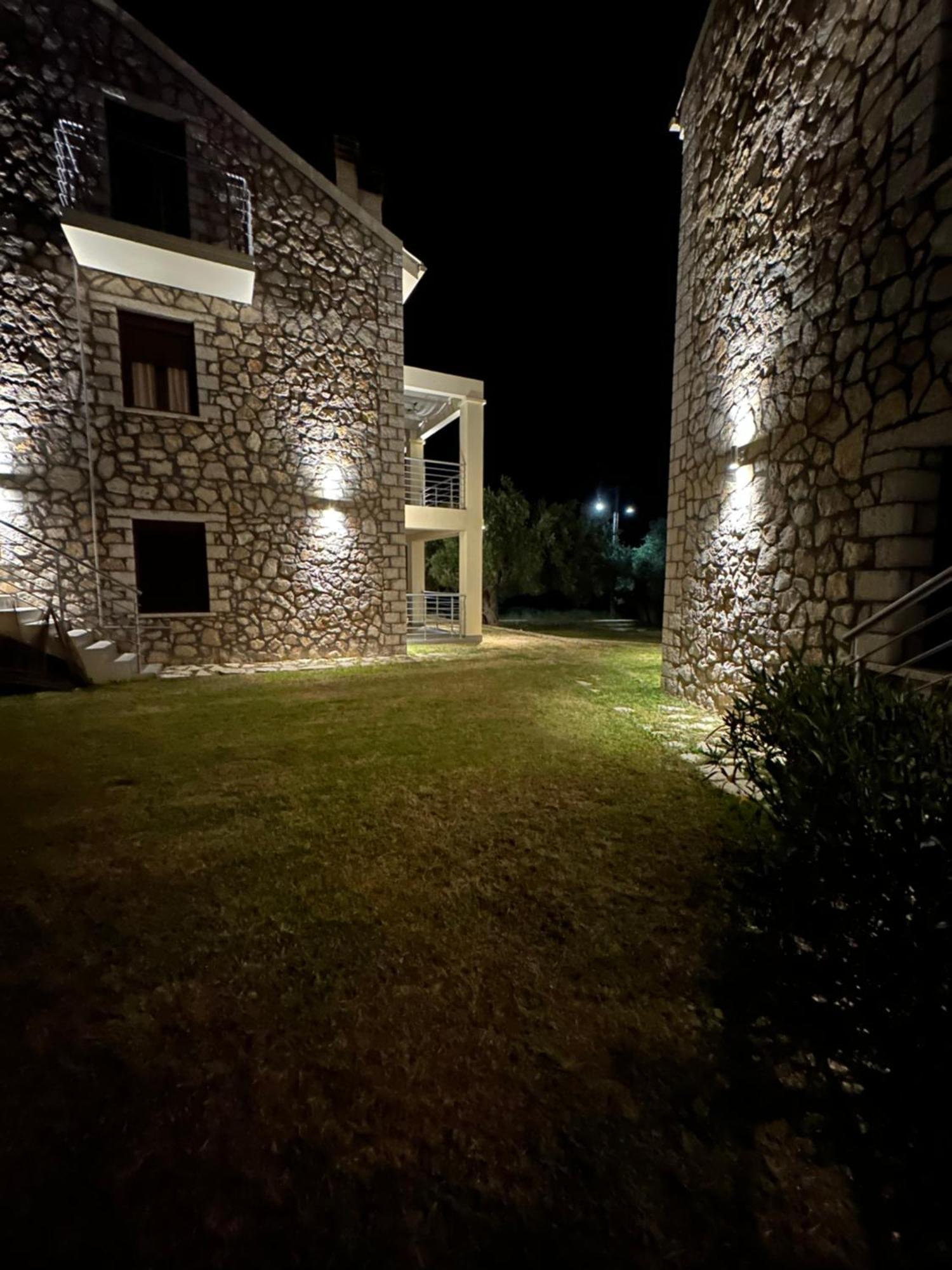 Hill Hotel Valanidorachi