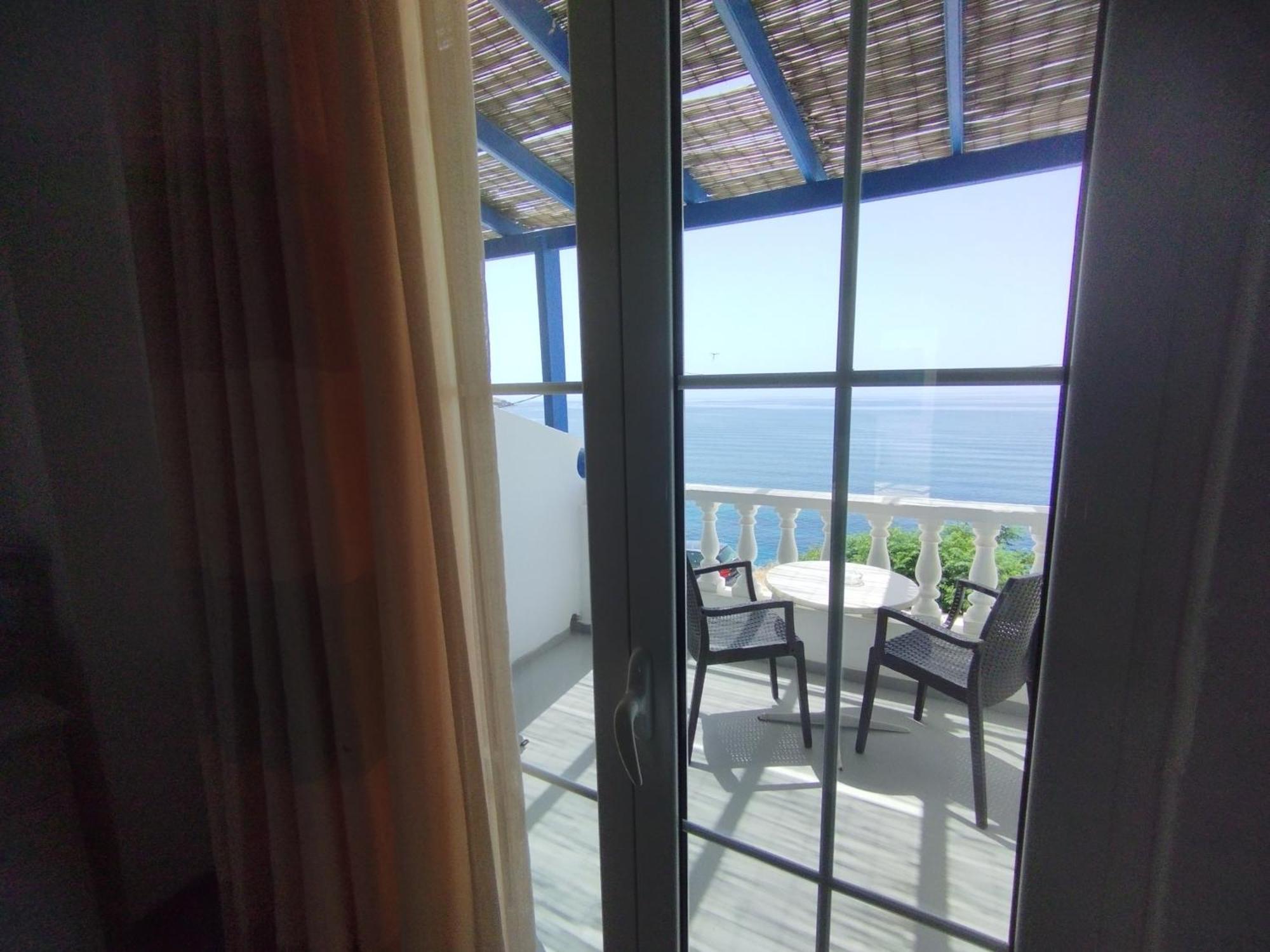 Marisini Sea View Aparthotel Batsi (Andros)