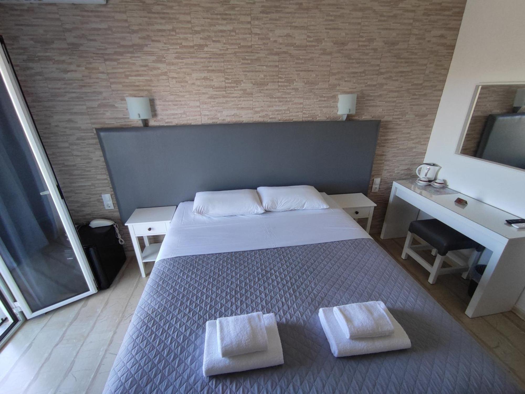 Tina Hotel Dassia (Corfu)