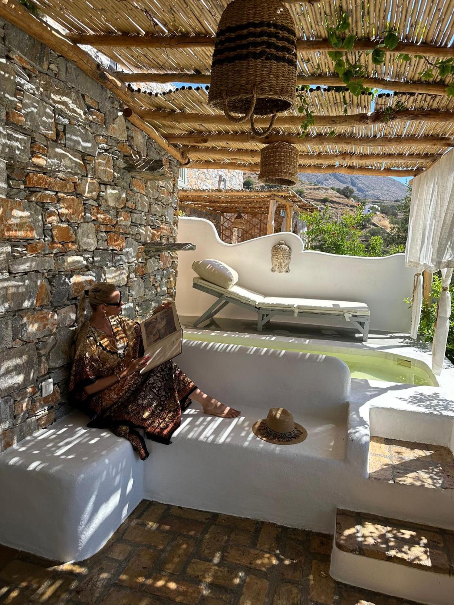Aliori Art Caves Guest house