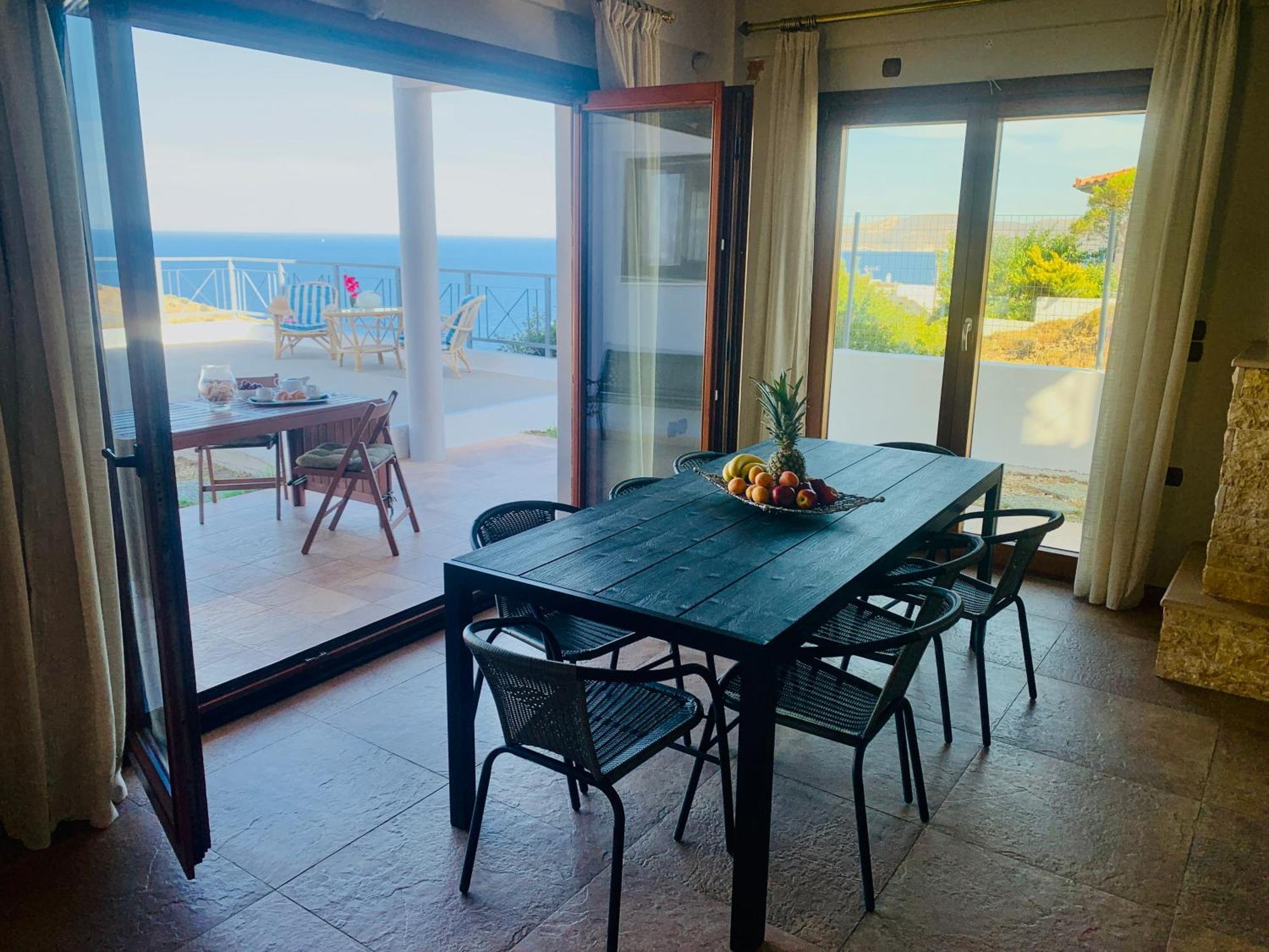 Kalli - Porto Ennia * Vromopousi