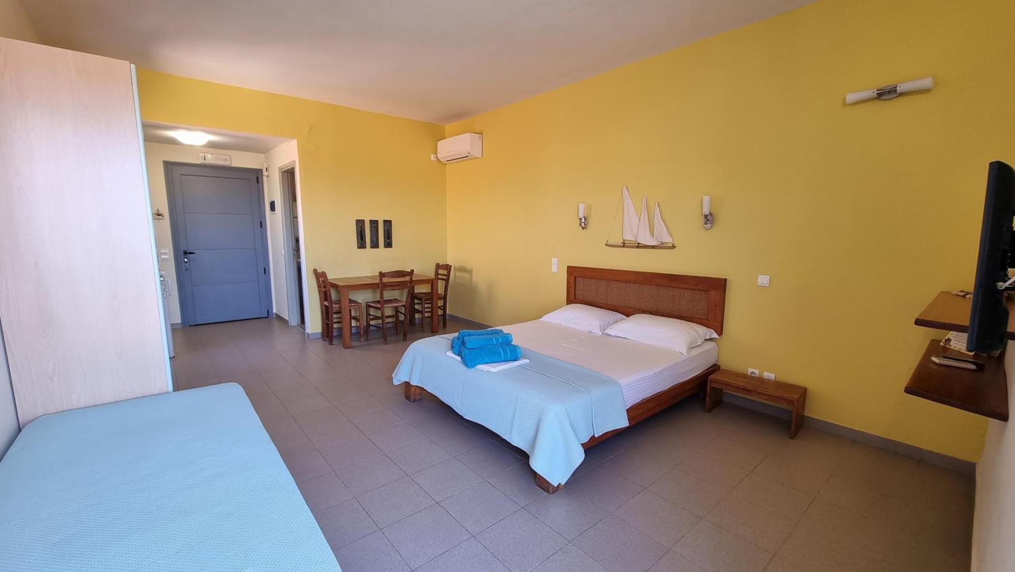 Domatia Me Thea Bed & Breakfast Elafonissos