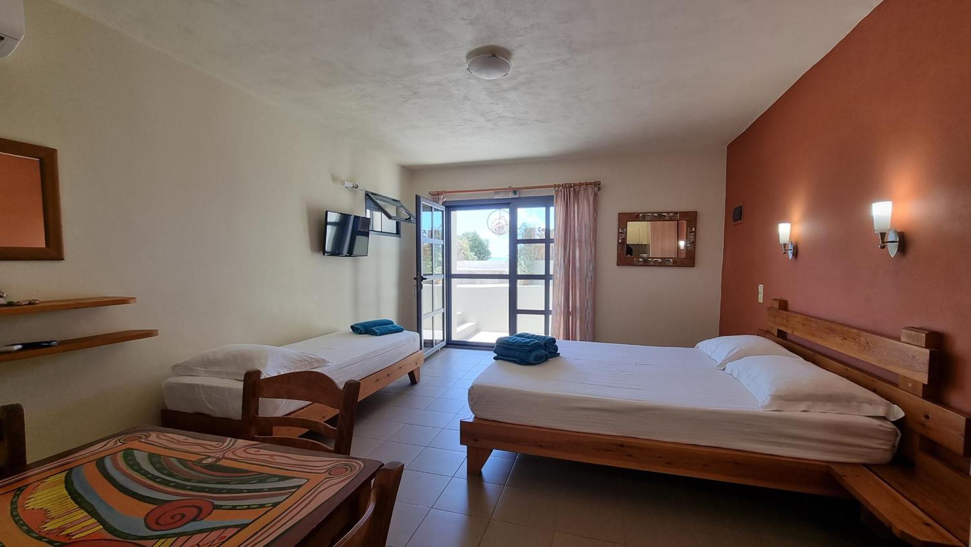 Domatia Me Thea Bed & Breakfast Elafonissos