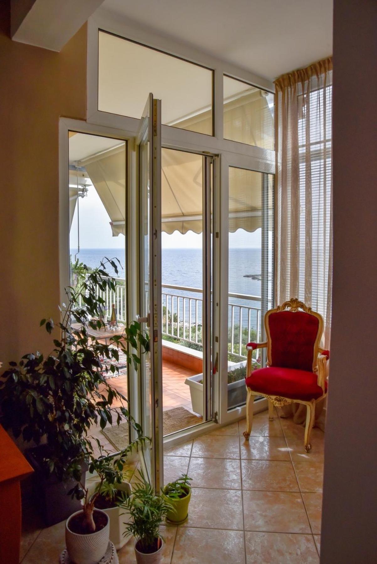 Beach Apartment * Palaiontsiflikion