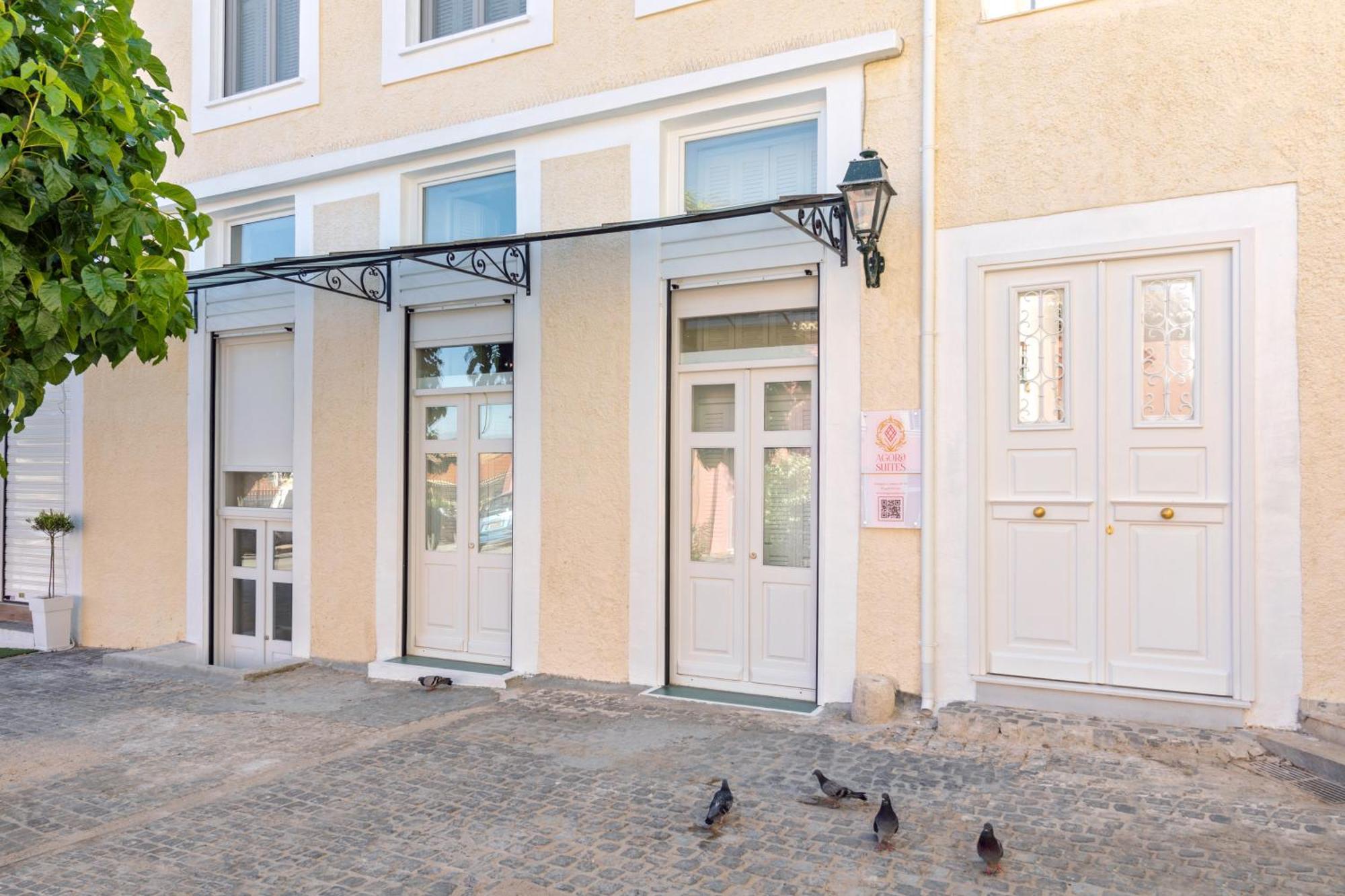 Agora Aparthotel *