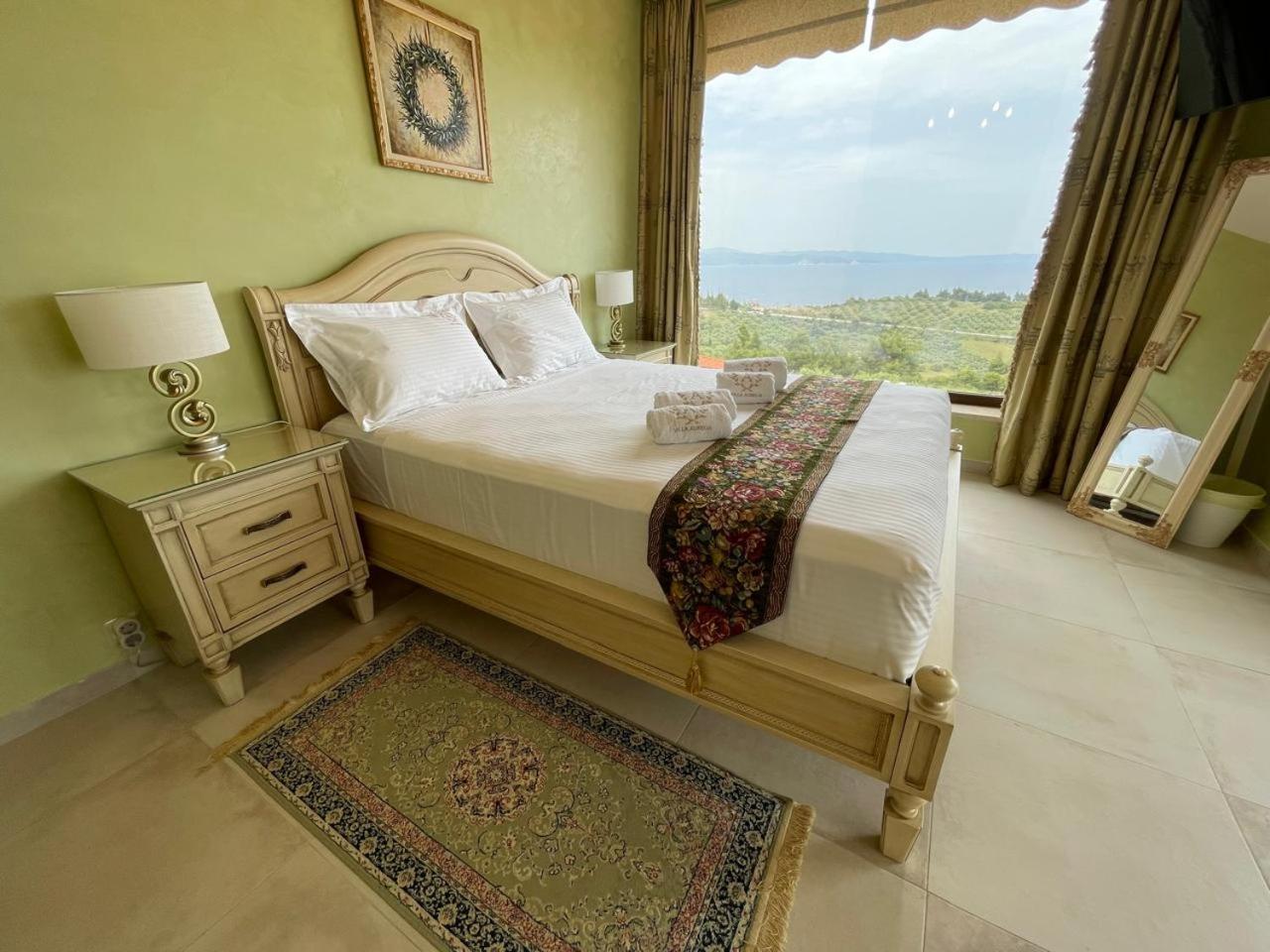 Aurelia * Agios Nikolaos (Chalkidiki)