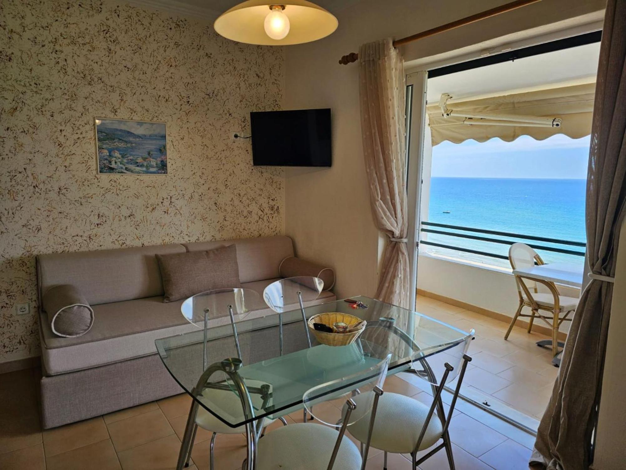 Corfu Menigos *