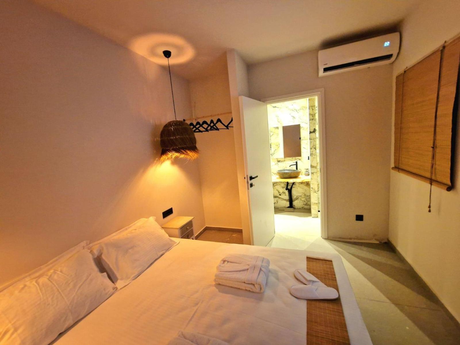 Aparthotel Pine Trees Art