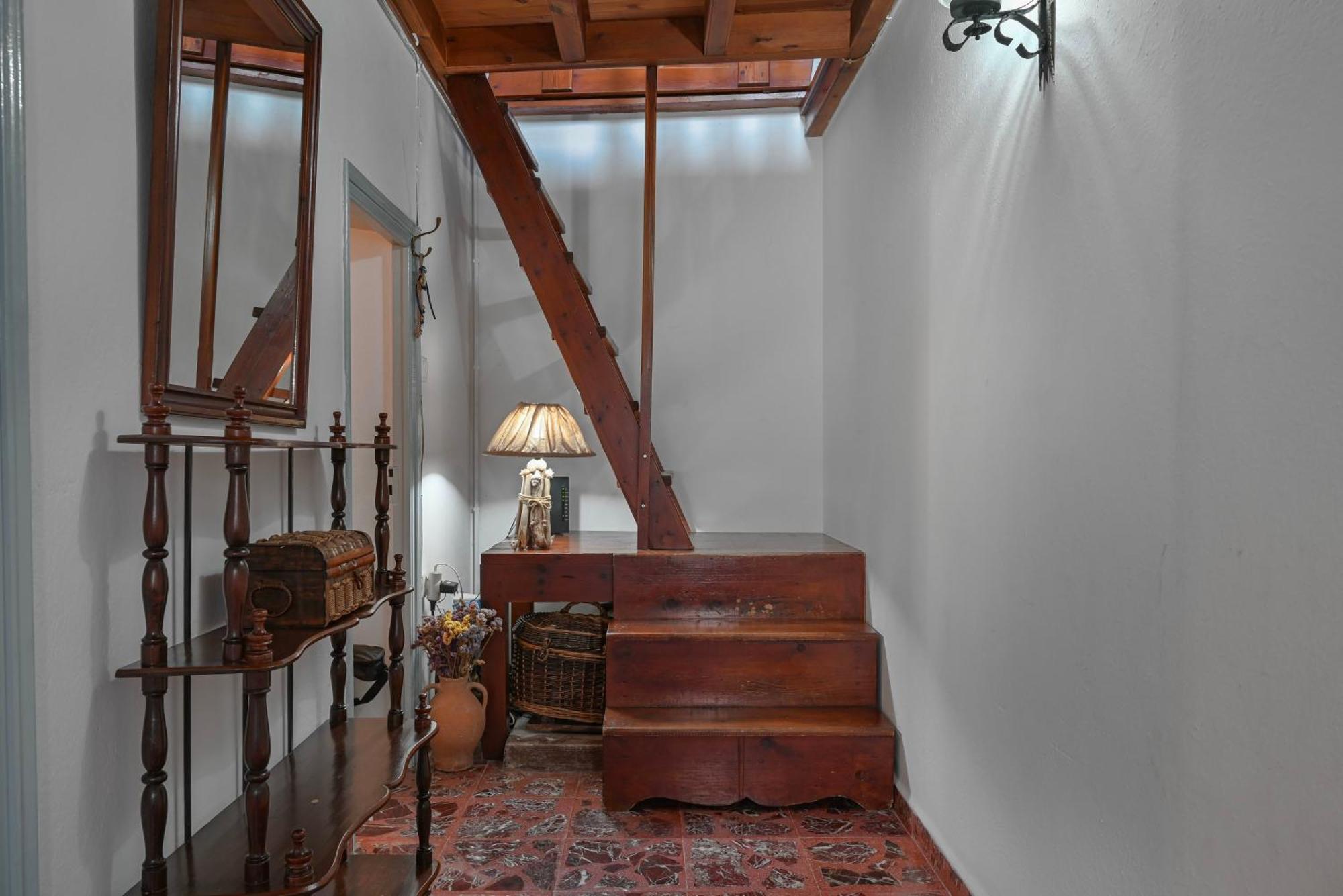 Anoi Traditional House Architectural Charm *