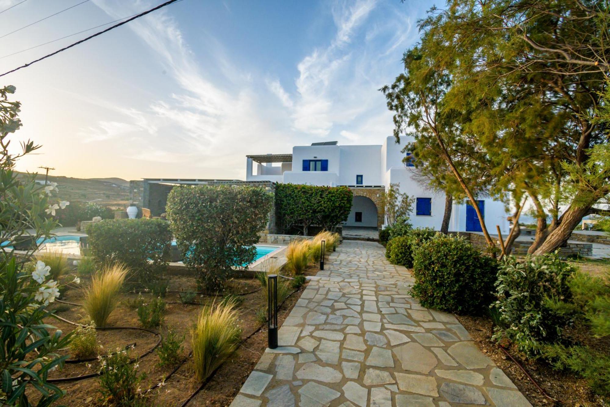Ohana Paros